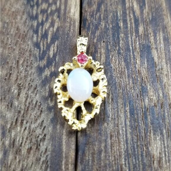 Authentic opal beautiful ruby teardrop necklace pendant P177 - Picture 1 of 3
